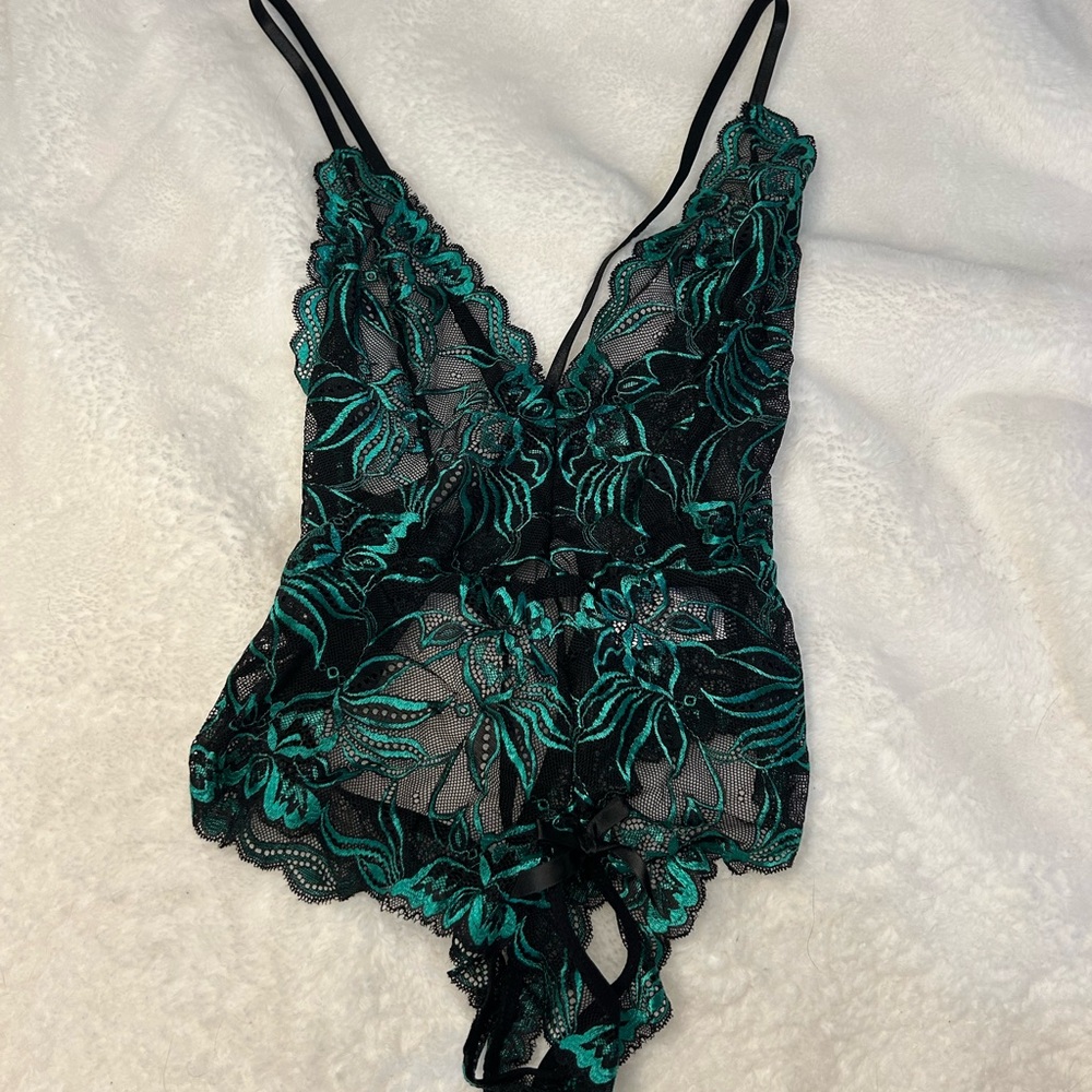 Elegant Black and Green Lace Bodysuit
